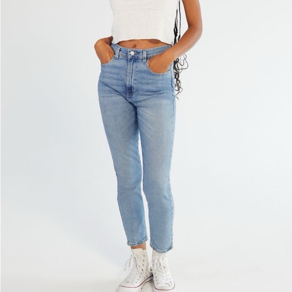Light wash BDG girlfriends high waisted jeans